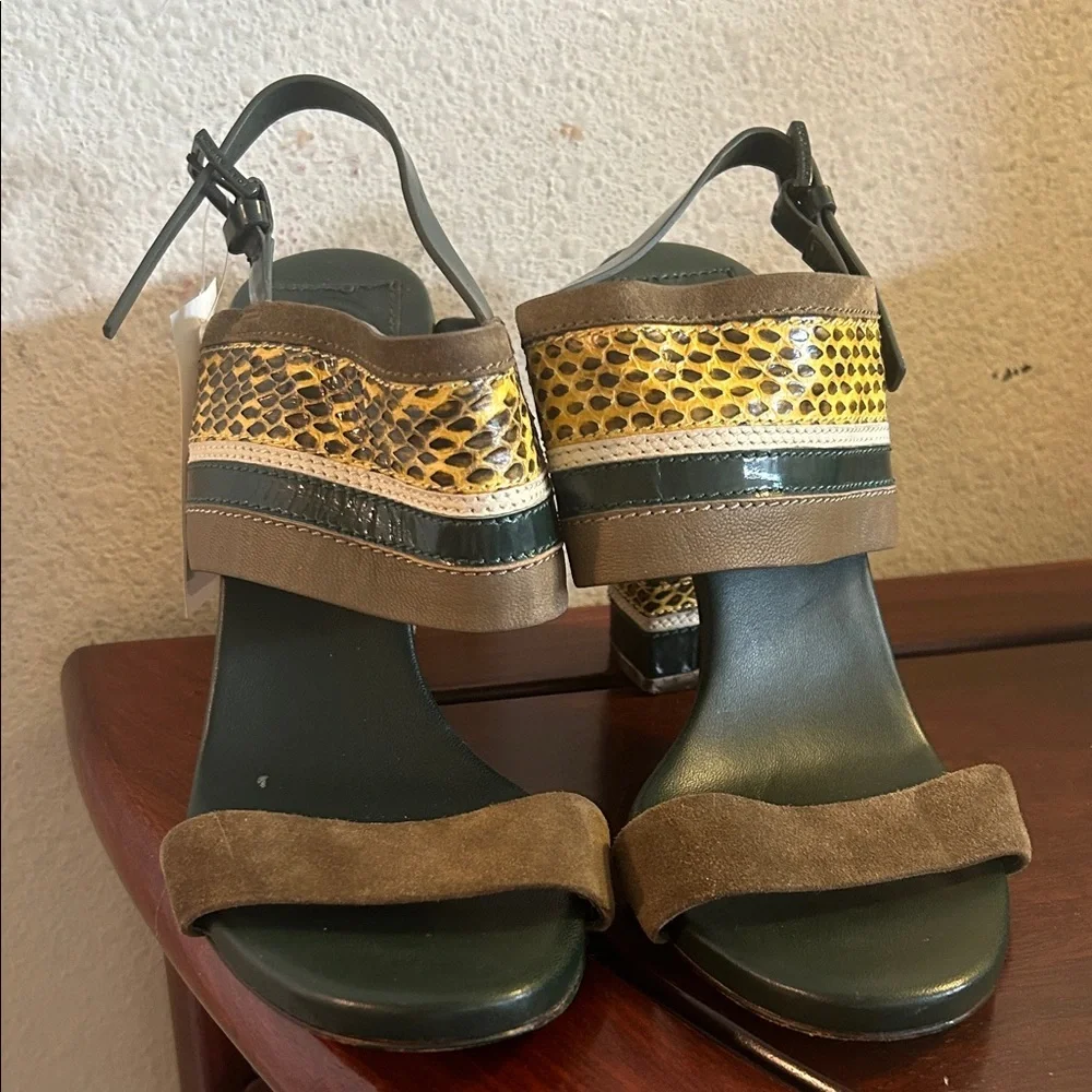 Tory Burch Sandals with Snake Print Accents Size 7 - Picture 1 of 5